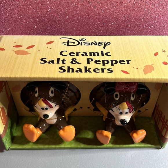 Disney Ceramic Mickey and Minnie Turkey Salt & Pepper Shakers - Picture 2 of 3